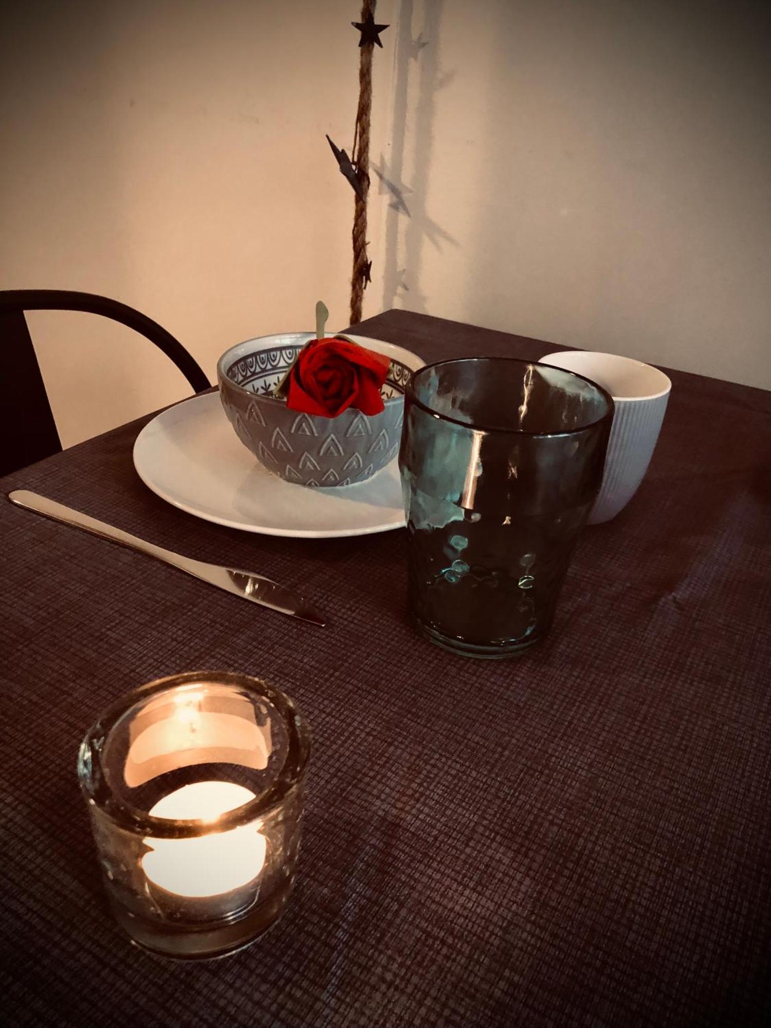 Une Pause Douceur - Suite Orchidee Eyguieres Exterior photo