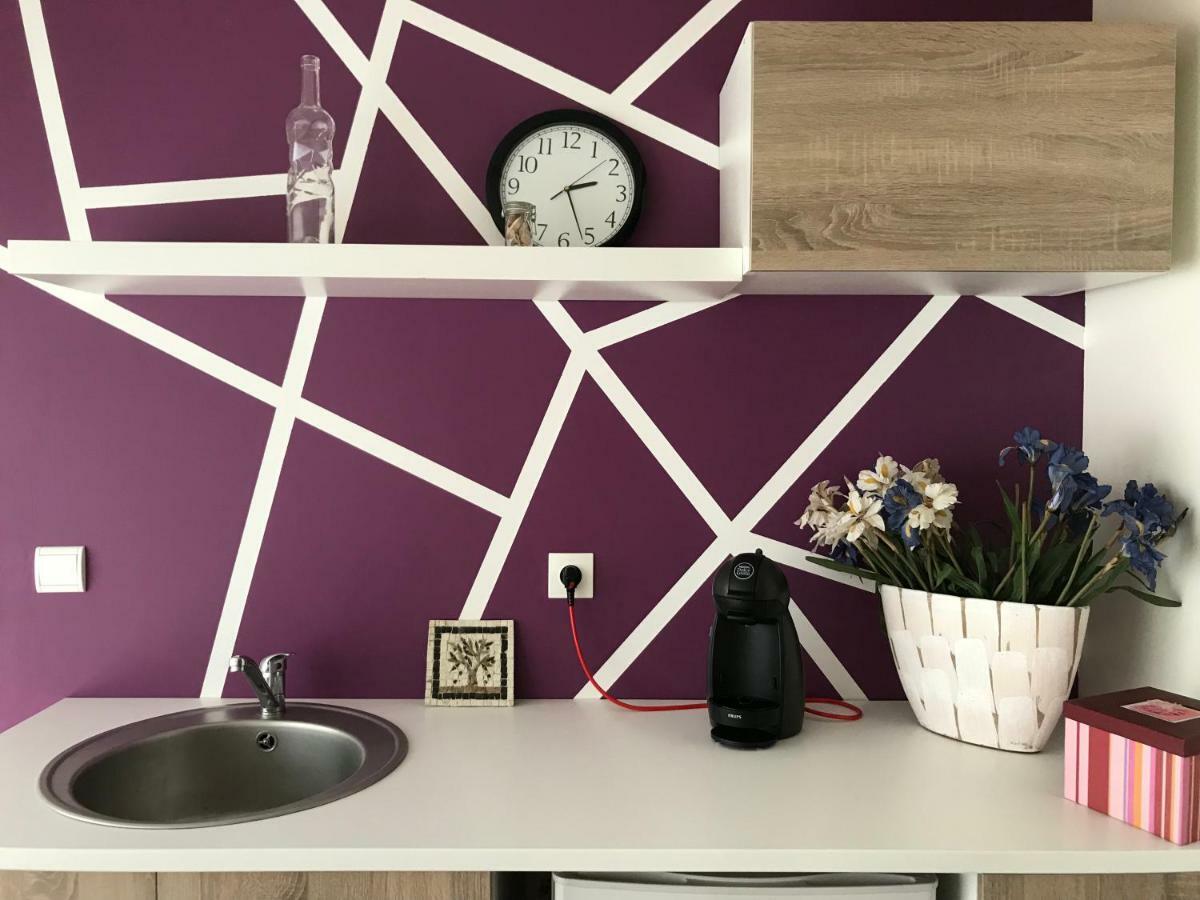 Une Pause Douceur - Suite Orchidee Eyguieres Exterior photo
